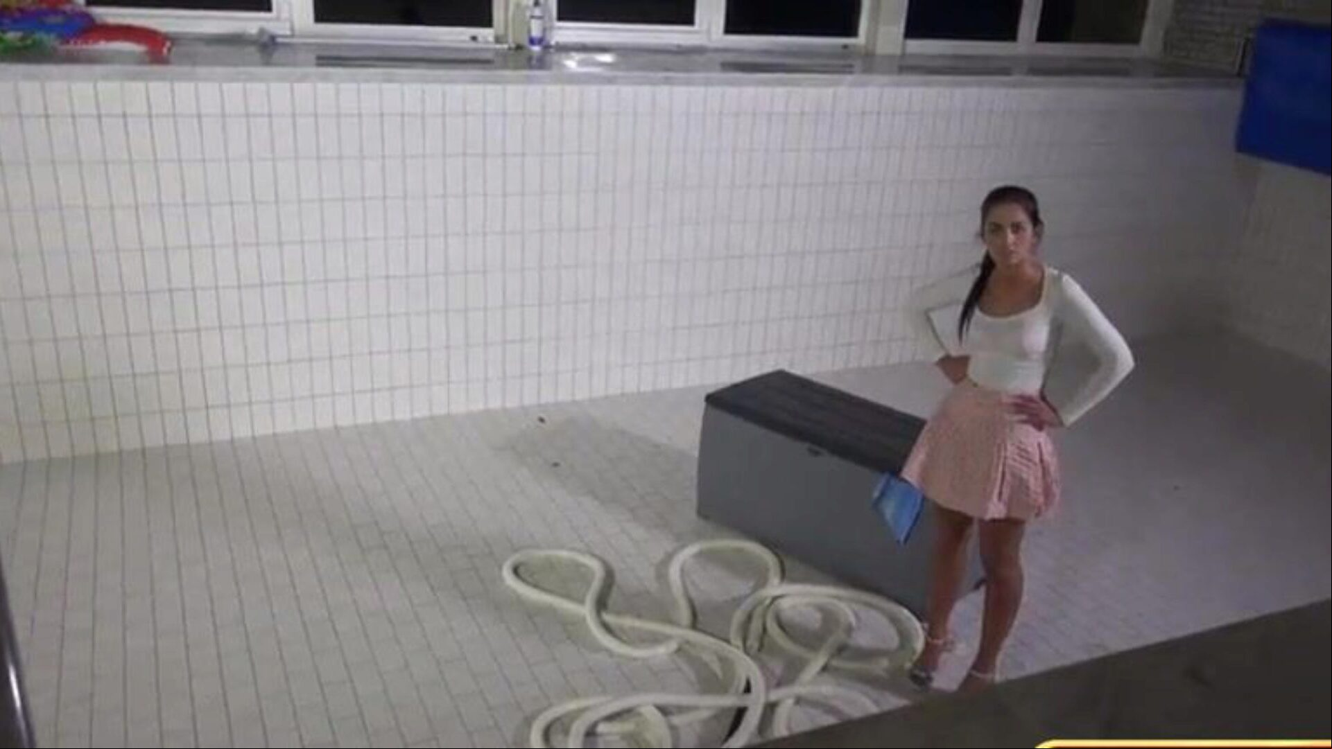 Gorgeous Teen deep-throats on older man